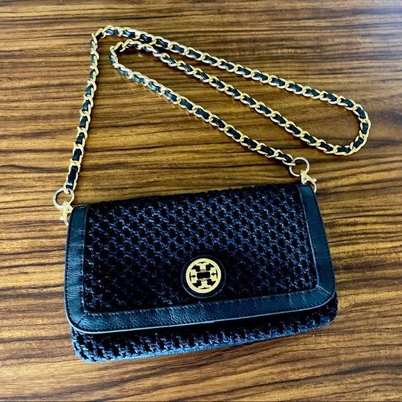 COPY - Tory Burch black shoulder purse with gold chain - Picture 2 of 7